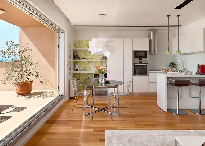 Sun Penthouse Split