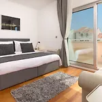 Sun Penthouse Split