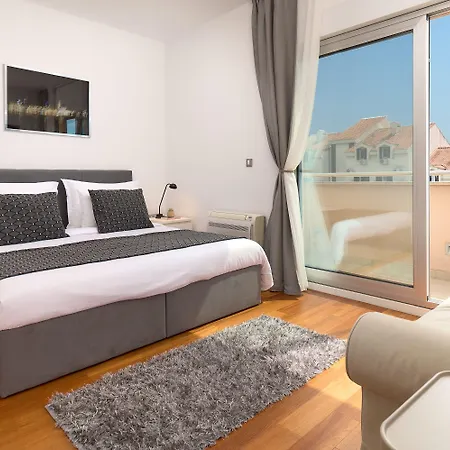 Sun Penthouse Split